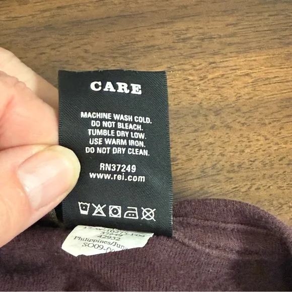 REI Women’s Organic Cotton Long Sleeve Top L | Plum UPF 50+ Hiking Tee - Picture 6 of 7